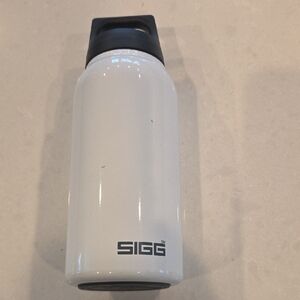 Sigg White Vacuum Bottle With Tea Strainer